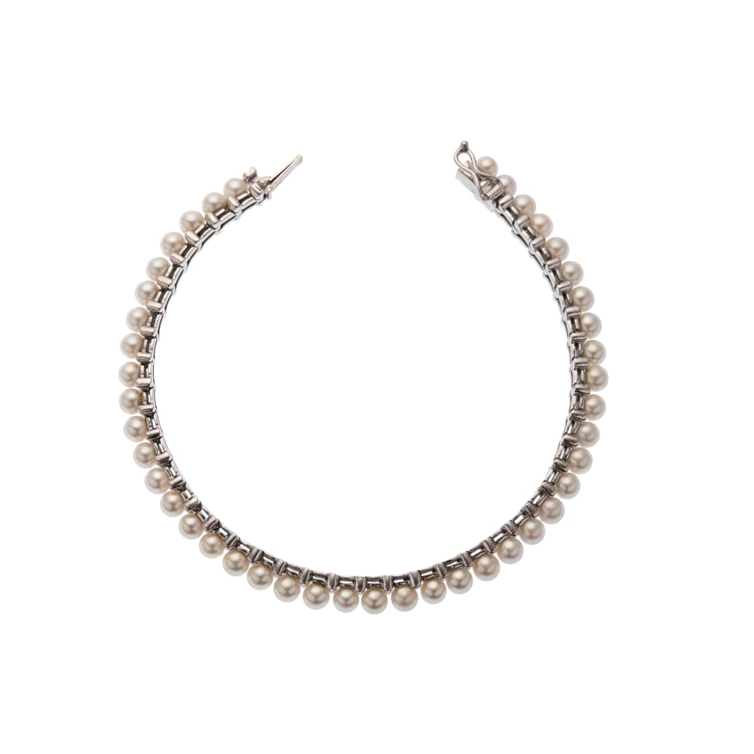 42 Zuchtperlen
Länge: 18,5 cm 