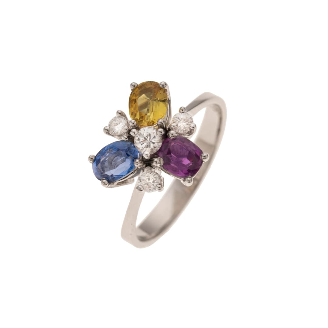 3 Saphire (blau, rosa und gelb)
4 Brillanten insgesamt ca. 0,3 ct