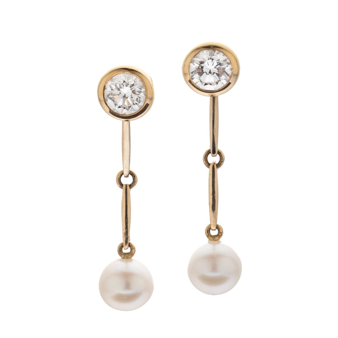 1 Brillant 1,0 ct H/ vs1
1 Brillant 1,0 ct G/ vs1
2 Akoya-Zuchtperlen