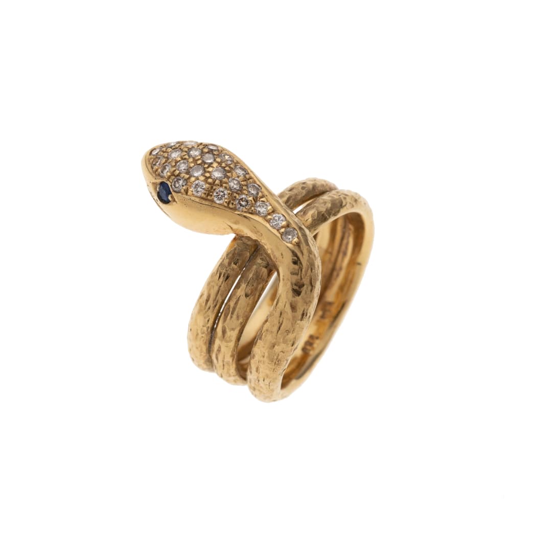 2 Saphire insgesamt ca. 0,04 ct
23 Diamanten insgesamt ca. 0,23 ct